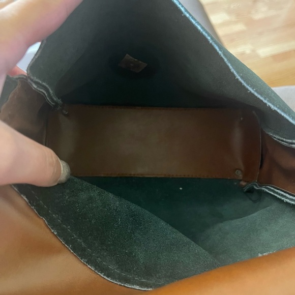 Stylish Green Suede Shoulder Bag with Purple and Gold Accents - Picture 3 of 8